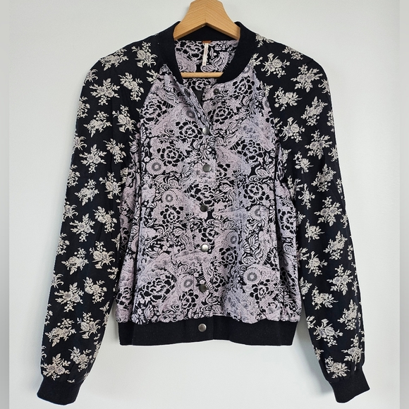 Free People Floral Cropped Bomber Jacket Womens Sz XS Purple Black - Picture 3 of 16